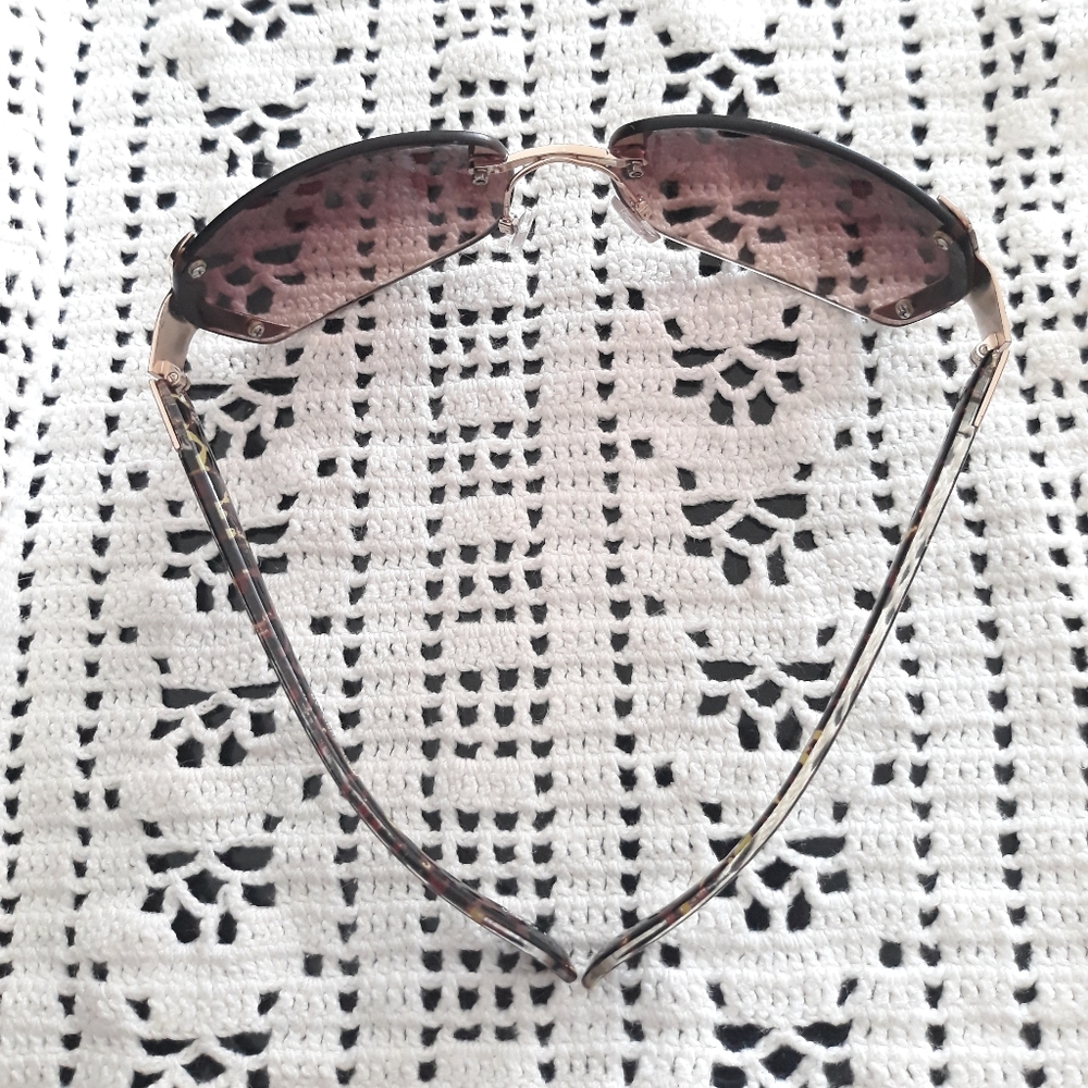 Relic Sunwear "Penny" Studded Tortoise Frame Sunglasses - Ombre Lens Sunnies - Picture 4 of 13